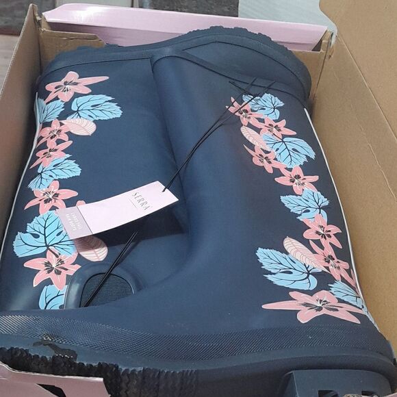 Serra Tall Rain Boots...Size 10...New Condition. - Picture 4 of 6